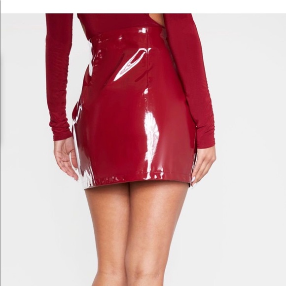 Burgundy Vinyl  Lace up Skirt - Picture 3 of 4